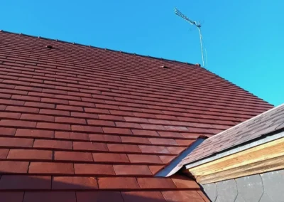 Détail d’un chêneau sur une toiture